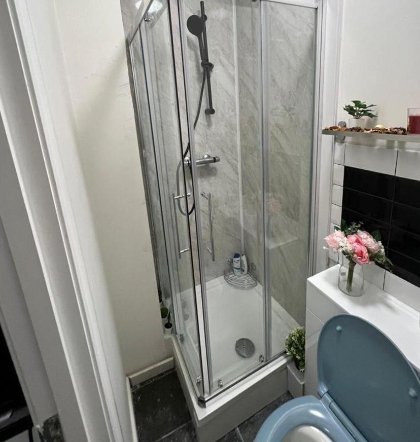 Lovely Apartment Close To Acton Central Station London Eksteriør bilde